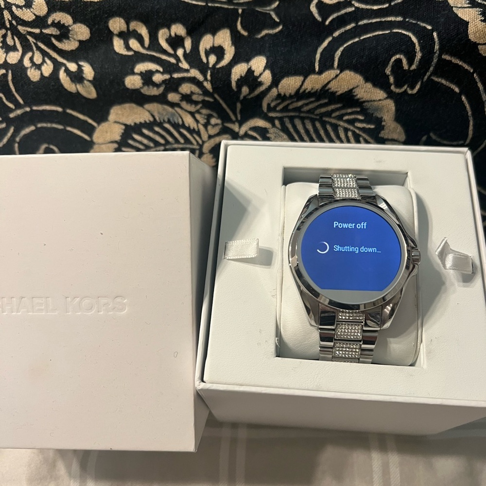 Michael Kors Access Smartwatch – Silver Tone – Includes Box, Charger & Manuals - Picture 9 of 11
